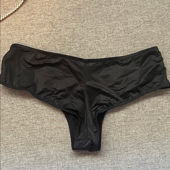 NWT Victoria Secret Lace Cheeky Underwear - Picture 4 of 5